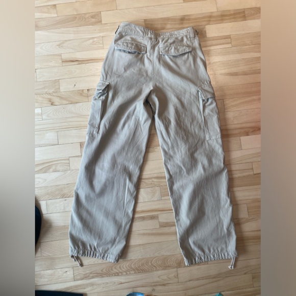 Aritzia Beige cargo pants - Picture 2 of 5
